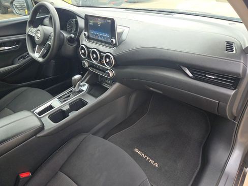 Certified 2024 Nissan Sentra SV FWD image 27
