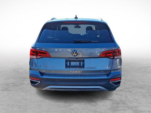 Used 2024 Volkswagen Taos SE image 4