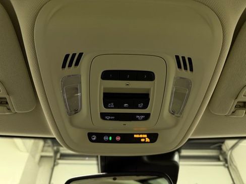 Certified 2022 Buick Envision Essence w/ Technology Package I image 23