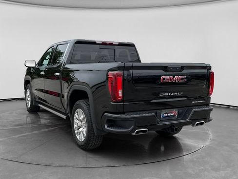 Used 2023 GMC Sierra 1500 Denali AWD/4WD image 5