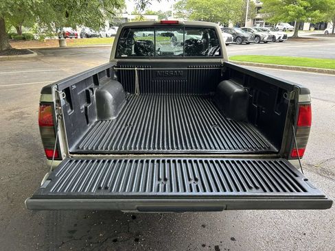 Used 2004 Nissan Frontier XE w/ (VTP) Value Truck Pkg RWD image 8