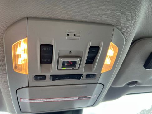 Used 2023 Toyota Highlander XLE image 13