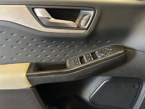 Used 2020 Ford Escape SE FWD image 20