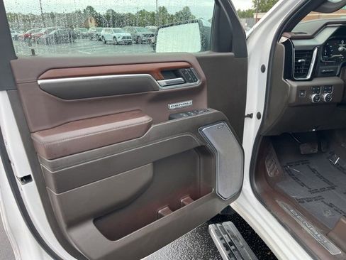 Used 2023 GMC Sierra 1500 Denali image 6