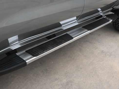 Used 2025 Chevrolet Silverado 1500 LTZ image 34