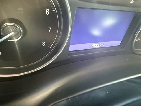 Used 2020 Buick Enclave Essence image 10