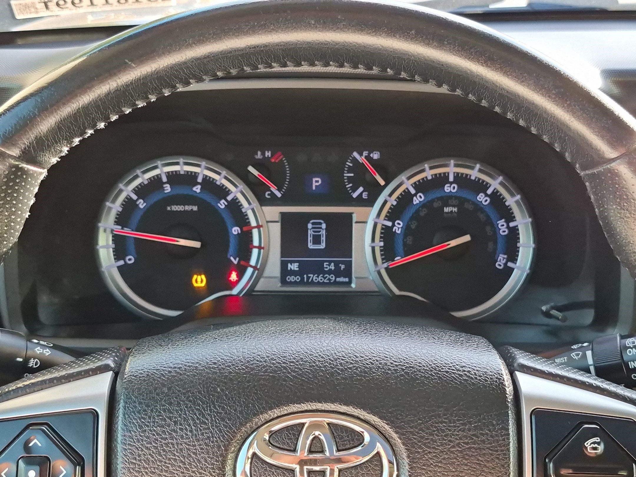 Used 2014 Toyota 4Runner Limited AWD/4WD image 23