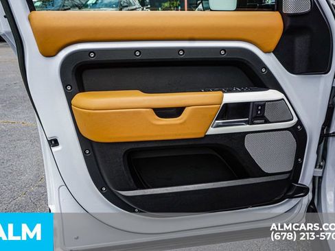 Used 2023 Land Rover Defender 130 SE image 50