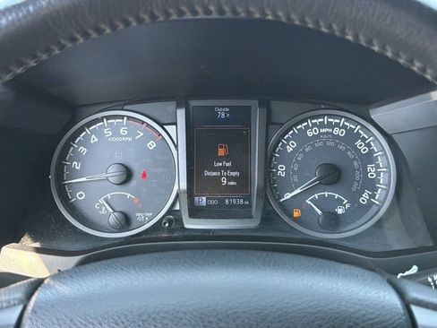 Used 2017 Toyota Tacoma TRD Sport w/ Tow Package AWD/4WD image 21