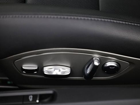 Certified 2025 Porsche 718 Cayman RWD image 24