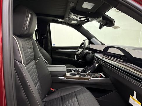 New 2026 Cadillac Escalade Platinum Sport w/ LPO, ONYX Package image 24