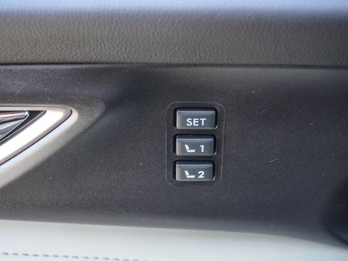 Used 2022 Subaru Ascent Limited w/ Technology Package image 17