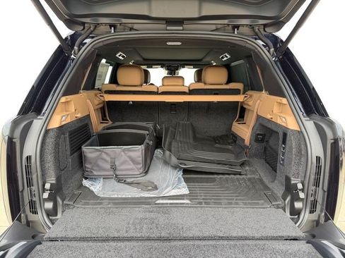 New 2026 Land Rover Range Rover Long Wheelbase SE AWD/4WD image 18