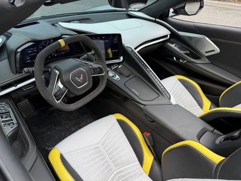 Used 2021 Chevrolet Corvette Stingray Premium Conv w/ Z51 Performance Package RWD image 23