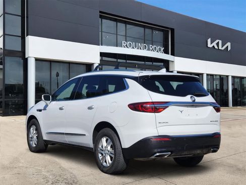 Used 2018 Buick Enclave Essence image 6