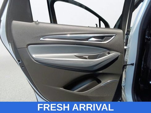 Used 2022 Buick Enclave Essence FWD image 32
