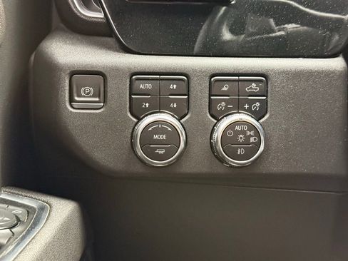 Used 2023 GMC Sierra 1500 SLT w/ SLT Premium Package AWD/4WD image 10
