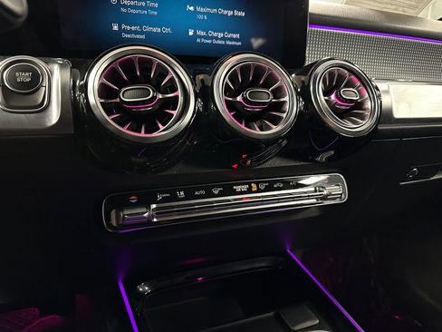 Used 2023 Mercedes-Benz EQB 250+ image 21