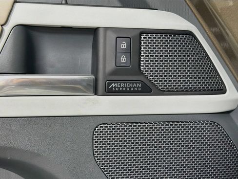 Certified 2023 Land Rover Defender 110 X-Dynamic SE AWD/4WD image 19