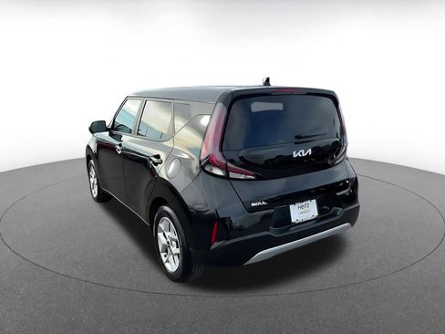 Used 2025 Kia Soul LX w/ LX Technology Package image 11
