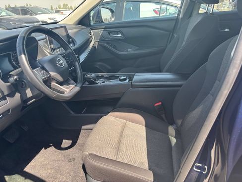 Used 2025 Nissan Rogue SV AWD/4WD image 29