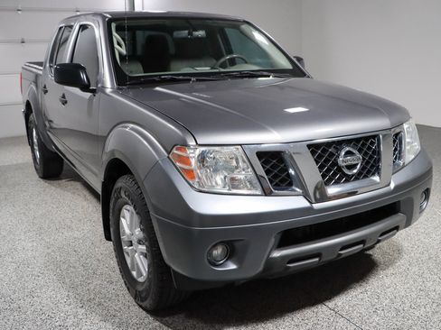 Used 2019 Nissan Frontier SV w/ Value Truck Package RWD image 5
