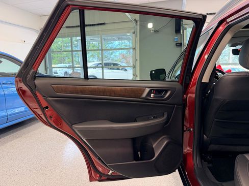 Used 2017 Subaru Outback 2.5i Limited image 21