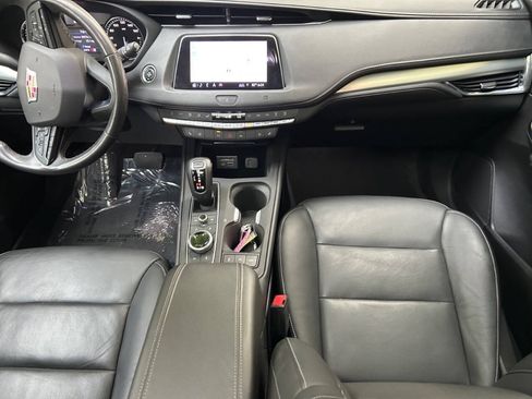 Used 2019 Cadillac XT4 Premium Luxury AWD/4WD image 19
