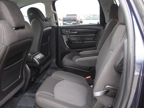 Used 2017 Chevrolet Traverse LT w/ Style and Technology Package image 23