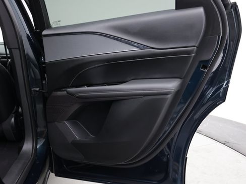 Used 2024 Cadillac Lyriq Tech RWD image 34