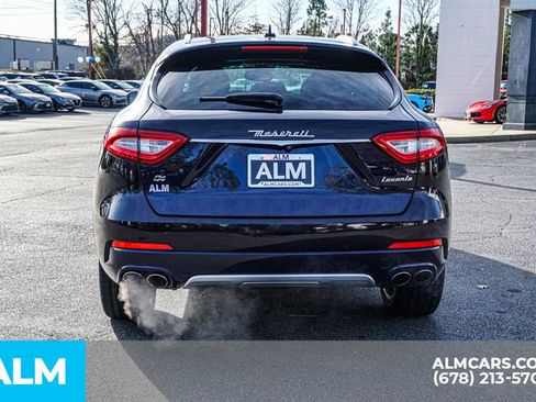 Used 2018 Maserati Levante GranLusso image 11