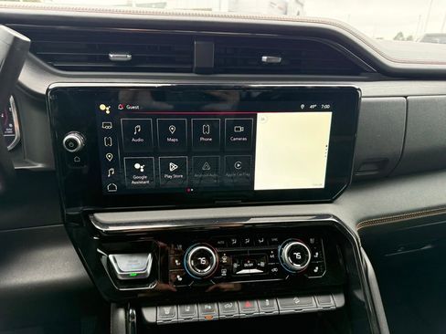 Used 2024 GMC Sierra 2500 AT4 w/ AT4 Premium Plus Package image 18