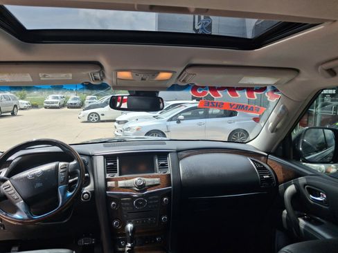 Used 2011 INFINITI QX56 4WD w/ Deluxe Touring Pkg image 6