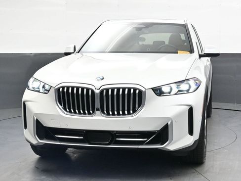 Used 2024 BMW X5 xDrive40i w/ Premium Package AWD/4WD image 8