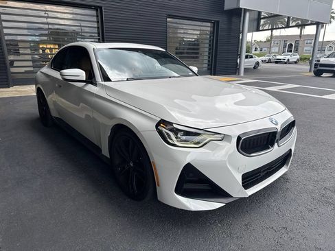 Used 2023 BMW 230i Coupe w/ M Sport Package RWD image 4