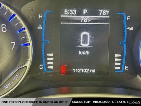 Used 2017 Chrysler Pacifica Touring-L FWD image 12