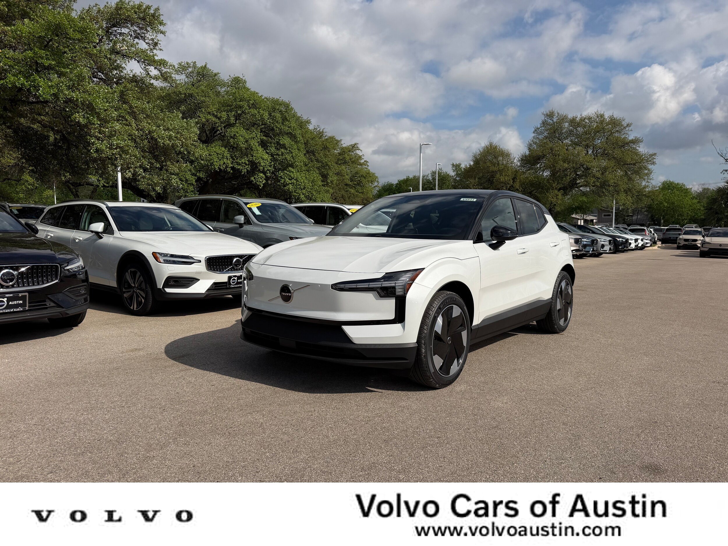 New 2026 Volvo EX30 Plus w/ Protection Package RWD image 1