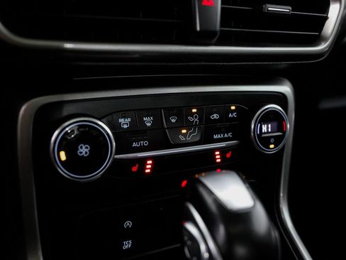 Used 2018 Ford EcoSport SE image 27