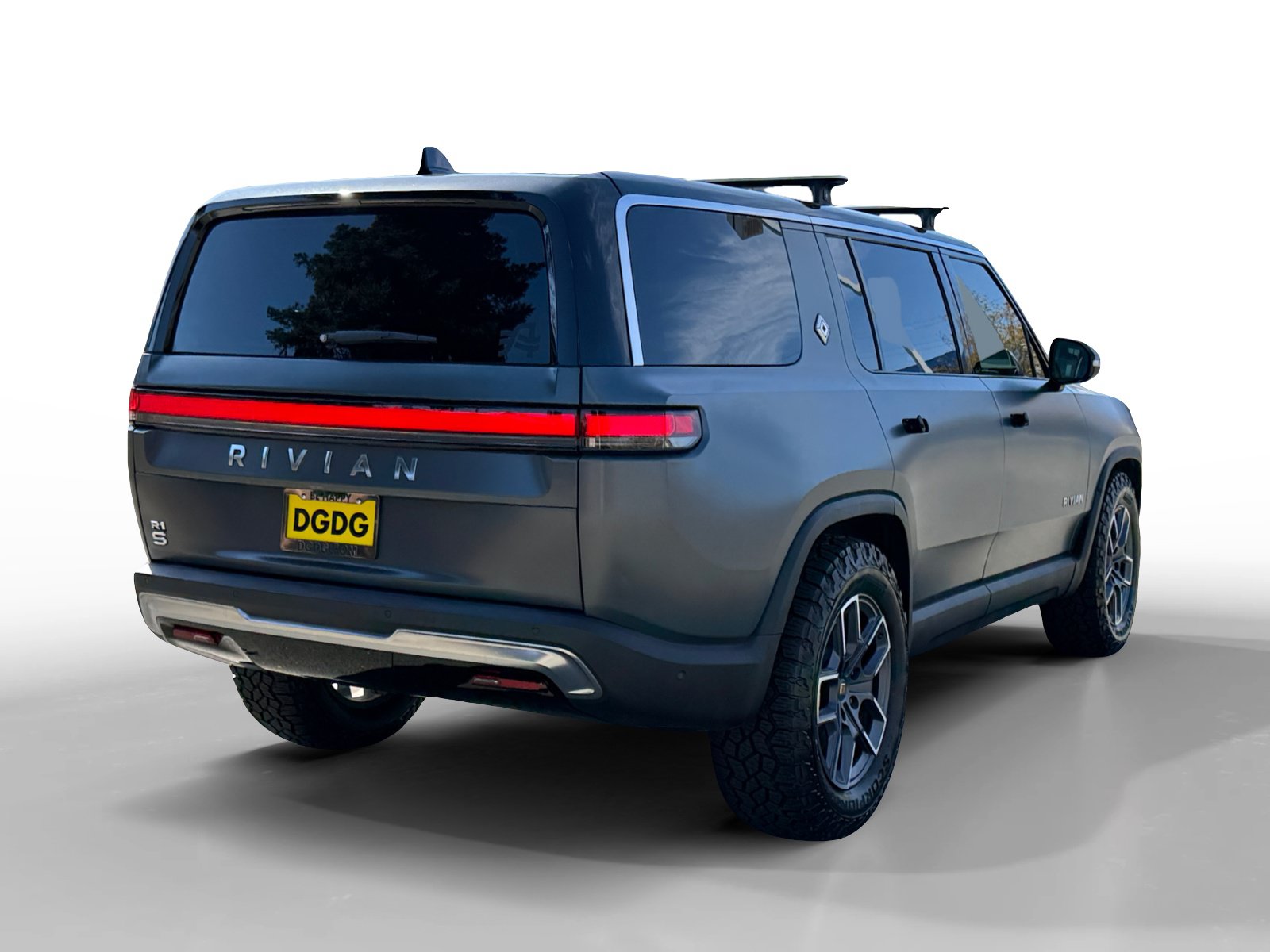 Used 2024 Rivian R1S Adventure Dual AWD/4WD image 5