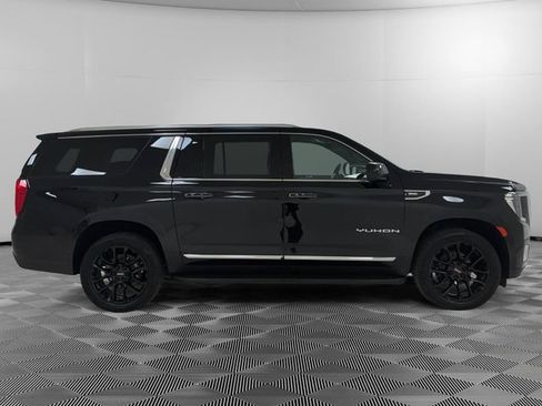 Used 2023 GMC Yukon XL SLT AWD/4WD image 6
