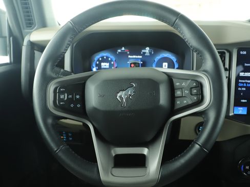 Used 2025 Ford Bronco Big Bend image 13