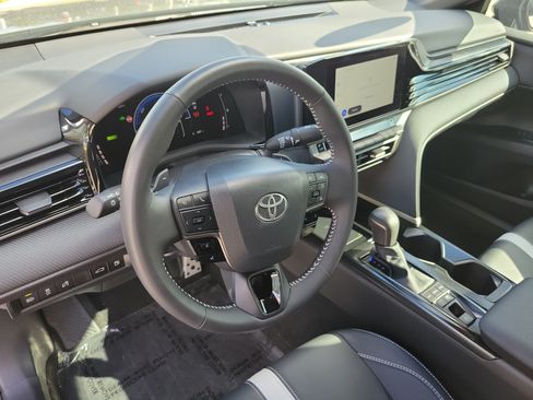 Used 2026 Toyota Camry SE FWD image 24