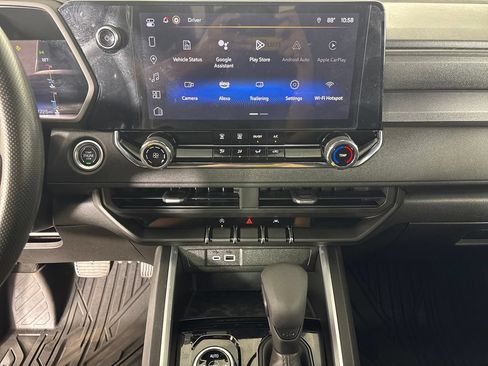 Used 2023 Chevrolet Colorado Trail Boss AWD/4WD image 21