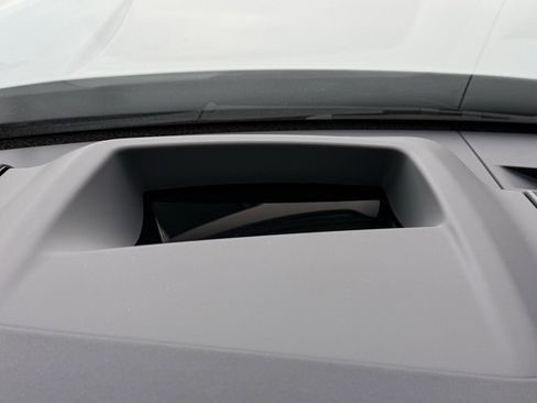 New 2025 Land Rover Range Rover SE image 29