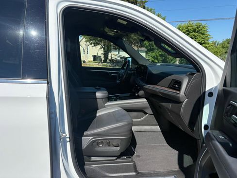 Used 2025 Chevrolet Tahoe LT AWD/4WD image 31