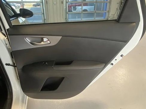 Used 2022 Kia Forte LXS image 15