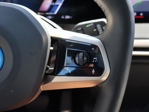 Used 2025 BMW iX xDrive50 image 25