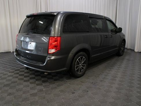 Used 2016 Dodge Grand Caravan SXT image 24