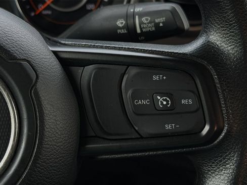 Used 2018 Jeep Wrangler Sport AWD/4WD image 13