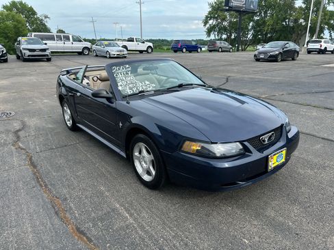 Used 2003 Ford Mustang Convertible RWD image 11